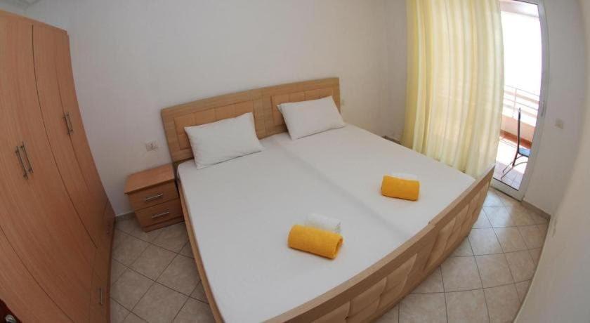 Sea View Apartments Saranda ภายนอก รูปภาพ
