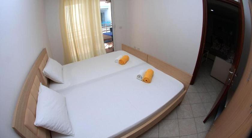 Sea View Apartments Saranda ภายนอก รูปภาพ
